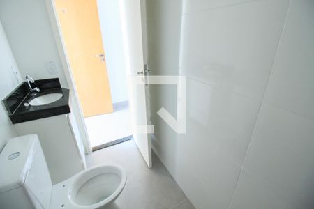 Banheiro de kitnet/studio para alugar com 1 quarto, 24m² em Vila Prudente, São Paulo