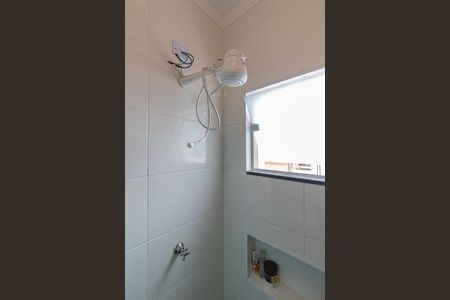 Casa à venda com 80m², 2 quartos e 2 vagasBanheiro Suíte 1