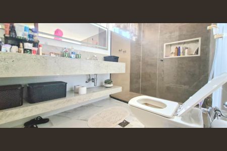 Casa para alugar com 305m², 5 quartos e 10 vagasBanheiro Suíte 2