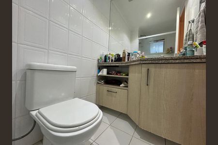 Apartamento à venda com 74m², 2 quartos e 1 vaga Apartamento à venda com 74m², 2 quartos e 1 vagaBanheiro da Suíte