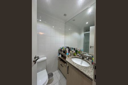 Apartamento à venda com 74m², 2 quartos e 1 vaga Apartamento à venda com 74m², 2 quartos e 1 vagaBanheiro da Suíte