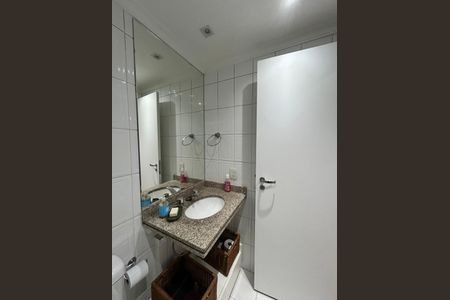 Apartamento à venda com 74m², 2 quartos e 1 vaga Apartamento à venda com 74m², 2 quartos e 1 vagaBanheiro Social
