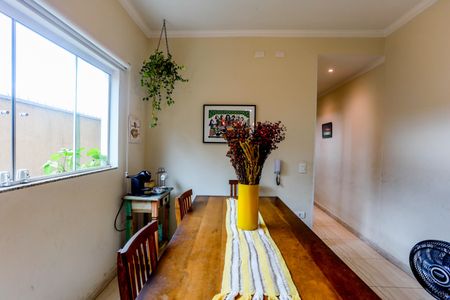 Casa à venda com 180m², 3 quartos e 2 vagas Casa à venda com 180m², 3 quartos e 2 vagasSala de jantar