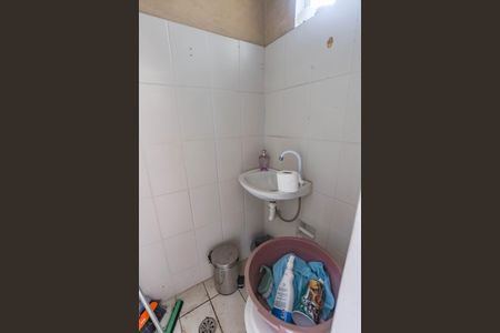 Casa à venda com 180m², 3 quartos e 2 vagas Casa à venda com 180m², 3 quartos e 2 vagasBanheiro de serviço