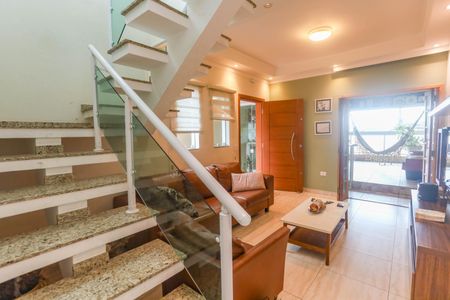 Casa à venda com 180m², 3 quartos e 2 vagas Casa à venda com 180m², 3 quartos e 2 vagasSala