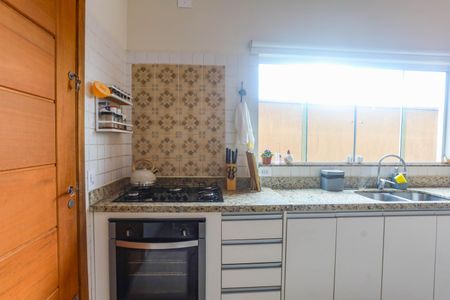 Casa à venda com 180m², 3 quartos e 2 vagas Casa à venda com 180m², 3 quartos e 2 vagasCozinha