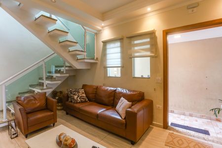 Casa à venda com 180m², 3 quartos e 2 vagas Casa à venda com 180m², 3 quartos e 2 vagasSala