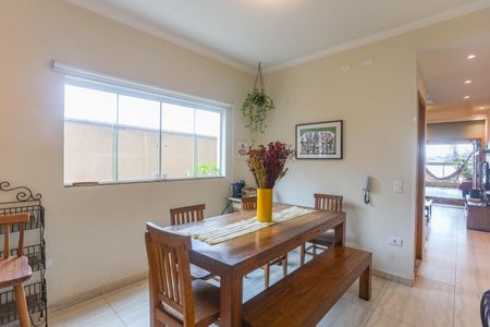 Casa à venda com 180m², 3 quartos e 2 vagas Casa à venda com 180m², 3 quartos e 2 vagasSala de jantar