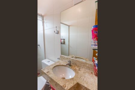 Casa à venda com 180m², 3 quartos e 2 vagas Casa à venda com 180m², 3 quartos e 2 vagasBanheiro social