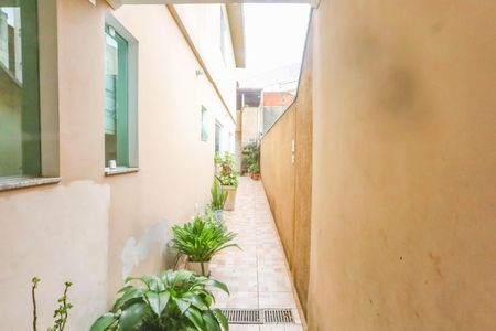 Casa à venda com 180m², 3 quartos e 2 vagas Casa à venda com 180m², 3 quartos e 2 vagasCorredor