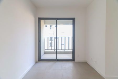 Sala de apartamento para alugar com 3 quartos, 68m² em Vila Sonia, São Paulo