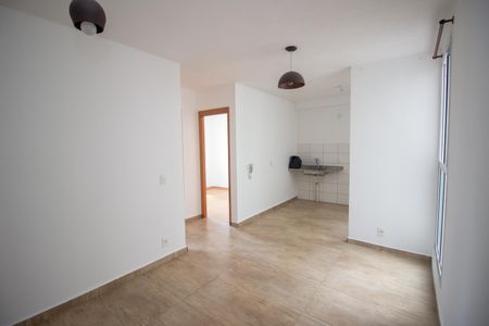 Sala de apartamento para alugar com 2 quartos, 45m² em Chácaras Reunidas Santa Terezinha, Contagem