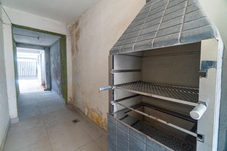 Casa para alugar com 35m², 1 quarto e 2 vagas Casa para alugar com 35m², 1 quarto e 2 vagasÁrea comum - Churrasqueira