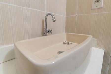 Casa para alugar com 35m², 1 quarto e 2 vagas Casa para alugar com 35m², 1 quarto e 2 vagasBanheiro Social