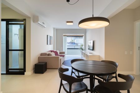 Apartamento para alugar com 100m², 2 quartos e 1 vaga Apartamento para alugar com 100m², 2 quartos e 1 vagaSala