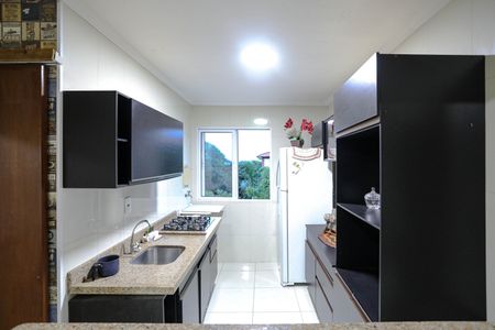 Cozinha de apartamento para alugar com 2 quartos, 48m² em Conjunto Residencial do Bosque, Mogi das Cruzes