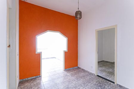 Casa à venda com 149m², 2 quartos e 2 vagas Casa à venda com 149m², 2 quartos e 2 vagasSala