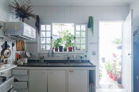 Casa à venda com 125m², 2 quartos e 2 vagasCozinha 