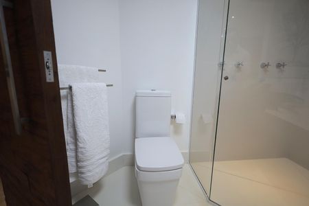 Apartamento à venda com 179m², 2 quartos e 3 vagasBanheiro Suíte 2