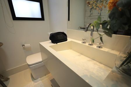 Apartamento à venda com 179m², 2 quartos e 3 vagasBanheiro Sala de TV / Quarto Suíte 1