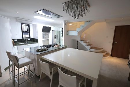 Apartamento à venda com 179m², 2 quartos e 3 vagasCozinha