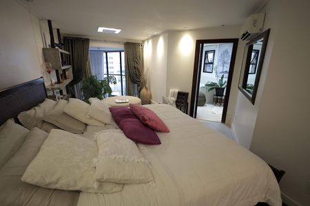 Apartamento à venda com 179m², 2 quartos e 3 vagasQuarto Suíte 2