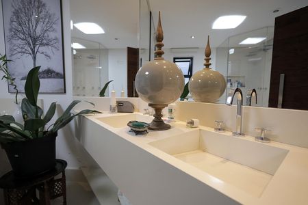 Apartamento à venda com 179m², 2 quartos e 3 vagasBanheiro Suíte 2