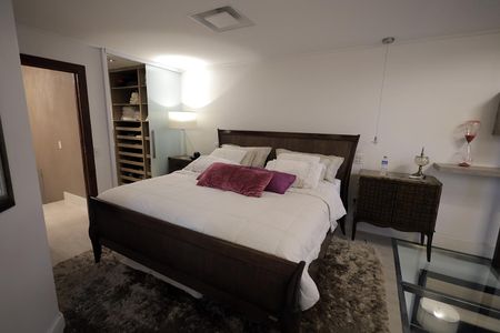 Apartamento à venda com 179m², 2 quartos e 3 vagasQuarto Suíte 2