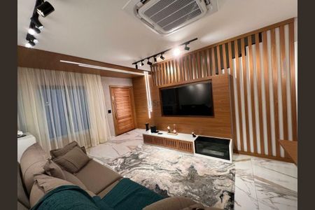 Casa à venda com 4 quartos, 190m² em Vila Carrão, São Paulo