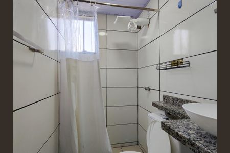 Banheiro de kitnet/studio para alugar com 1 quarto, 12m² em Imperial de São Cristóvão, Rio de Janeiro