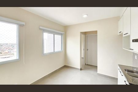 Sala e cozinha de apartamento para alugar com 2 quartos, 35m² em Vila Sul Americana, Barueri