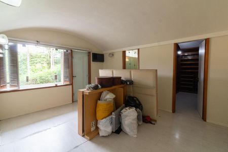 Casa à venda com 550m², 4 quartos e 3 vagas Casa à venda com 550m², 4 quartos e 3 vagasQuarto 1 - Suíte