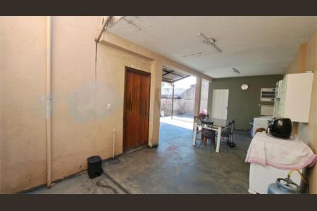 Casa à venda com 2 quartos, 129m² em Vila Inhamupe, Jundiaí