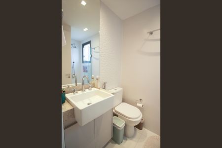 Apartamento à venda com 74m², 2 quartos e 1 vagaBanheiro da Suíte 2