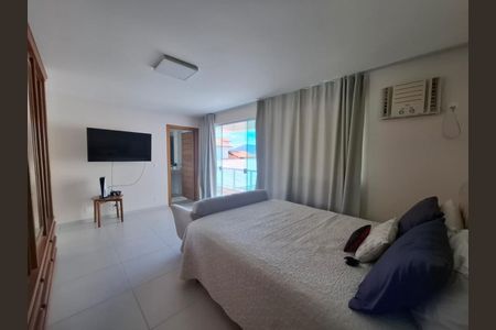 Casa à venda com 7 quartos, 297m² em Itaipu, Niterói