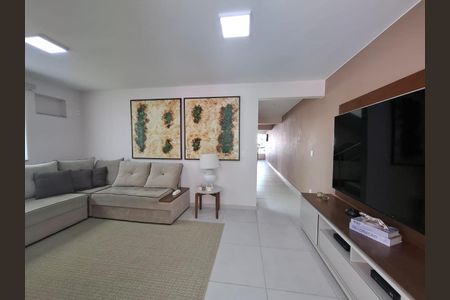 Casa à venda com 7 quartos, 297m² em Itaipu, Niterói