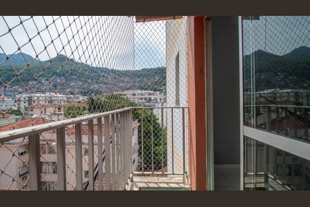 Apartamento à venda com 82m², 2 quartos e 1 vaga Apartamento à venda com 82m², 2 quartos e 1 vagaQuarto Suite Varanda