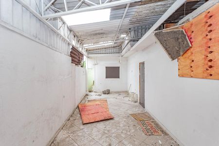 Casa à venda com 280m², 2 quartos e 2 vagasQuintal