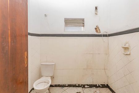 Casa à venda com 280m², 2 quartos e 2 vagasBanheiro 1