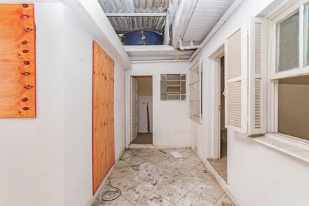 Casa à venda com 280m², 2 quartos e 2 vagasQuintal