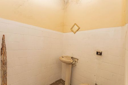 Casa à venda com 280m², 2 quartos e 2 vagasBanheiro da Edicula