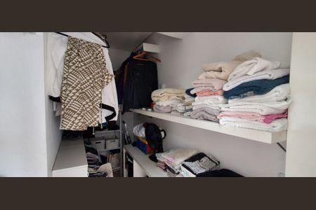 Casa à venda com 147m², 3 quartos e 3 vagasCloset