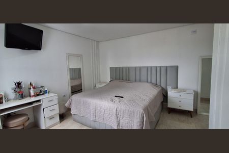 Casa à venda com 147m², 3 quartos e 3 vagasSuíte 2