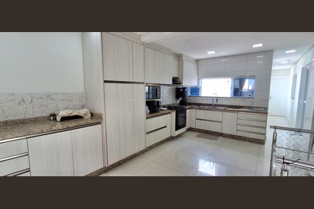 Casa à venda com 147m², 3 quartos e 3 vagasCozinha 