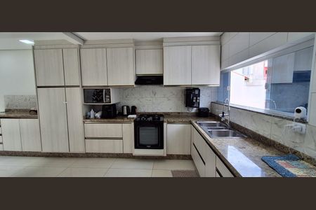 Casa à venda com 147m², 3 quartos e 3 vagasCozinha 