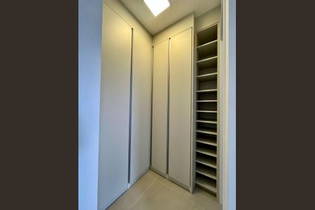 Apartamento para alugar com 55m², 1 quarto e 1 vaga Apartamento para alugar com 55m², 1 quarto e 1 vagaCloset