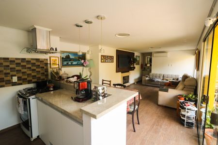 Casa à venda com 268m², 5 quartos e 4 vagas Casa à venda com 268m², 5 quartos e 4 vagasVaranda gourmet