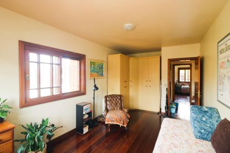 Casa à venda com 268m², 5 quartos e 4 vagas Casa à venda com 268m², 5 quartos e 4 vagasQuarto 1