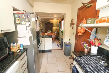 Casa à venda com 268m², 5 quartos e 4 vagas Casa à venda com 268m², 5 quartos e 4 vagasCozinha