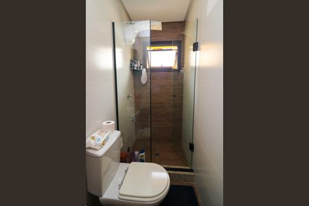 Casa à venda com 268m², 5 quartos e 4 vagas Casa à venda com 268m², 5 quartos e 4 vagasBanheiro 2